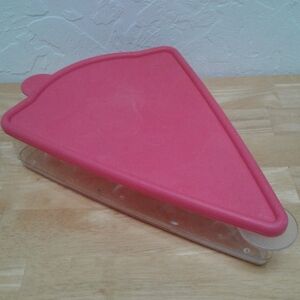 TUPPERWARE PIZZA SLICE CONTAINER